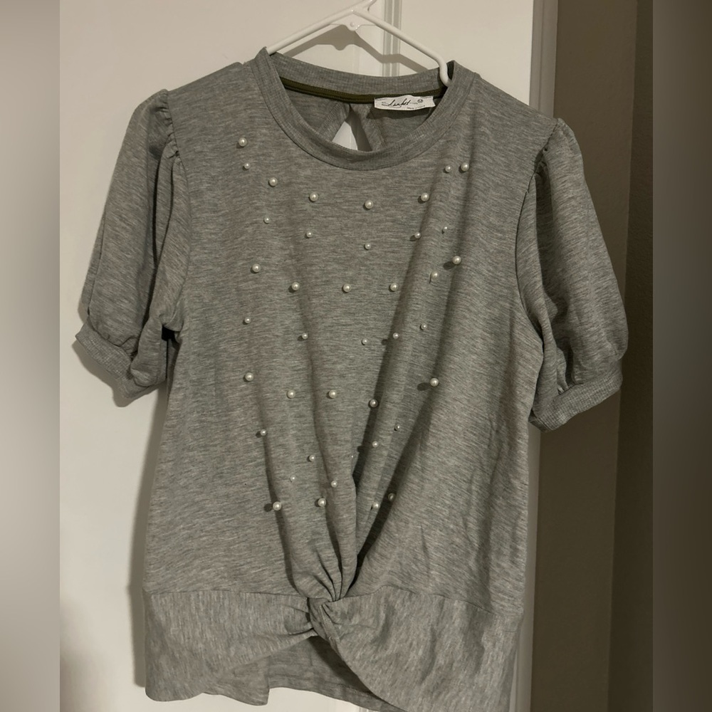 Skonhet Women’s M Gray Short Sleeved Pearl Shirt Knot Front Open Back